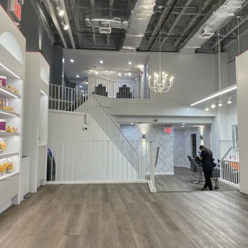 Shobha - Midtown East - Inside can see the facial threading and waxing station - Laser Hair Removal Near Me - New York, New York Shobha - Midtown East - Inside can see the facial threading and waxing station - Laser Hair Removal Near Me - New York, New York