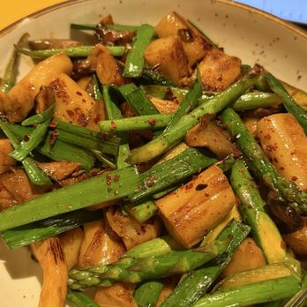 Potluck Club 佰樂 - Oyster Mushroom Rice Roll Noodles - Cantonese Near Me - New York, New York Potluck Club 佰樂 - Oyster Mushroom Rice Roll Noodles - Cantonese Near Me - New York, New York