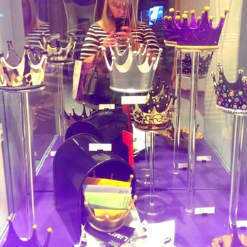 Hallmark Visitors Center - Crowns galore~ - Museums Near Me - Kansas City, Missouri Hallmark Visitors Center - Crowns galore~ - Museums Near Me - Kansas City, Missouri