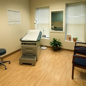 Michael B Tantillo, MD - Longwood Plastic Surgery - Exam Room - Cosmetic Surgeons Near Me - Needham, Massachusetts Michael B Tantillo, MD - Longwood Plastic Surgery - Exam Room - Cosmetic Surgeons Near Me - Needham, Massachusetts
