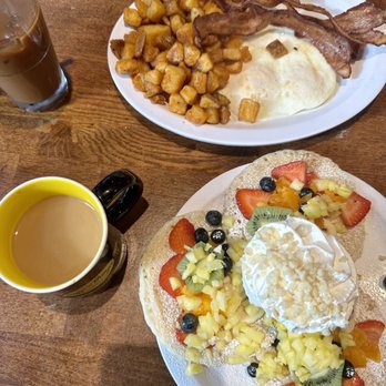 Eggs 'n Things Ko Olina - All Fresh Fruit Rainbow Pancakes & Bacon & Eggs (the guava mimosa was also amazing) - American Near Me - Kapolei, Hawaii Eggs 'n Things Ko Olina - All Fresh Fruit Rainbow Pancakes & Bacon & Eggs (the guava mimosa was also amazing) - American Near Me - Kapolei, Hawaii