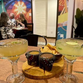 Amelias Mexican Kitchen - Cadillac and spicy margarita - Mexican Near Me - Tucson, Arizona Amelias Mexican Kitchen - Cadillac and spicy margarita - Mexican Near Me - Tucson, Arizona