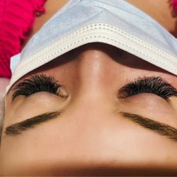 Amazing Lash Studio - Lynna was amazing! She got my lashes to full! West 7th is one of my favorite locations