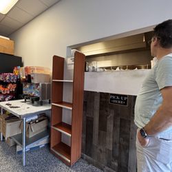 El Supremo Taqueria And Meat Market - Pick up window cash for tips