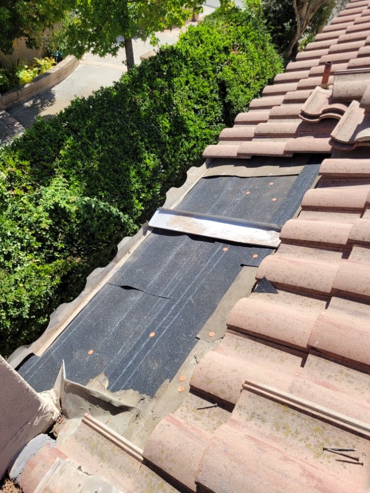 Slide of Hernandez Roofing