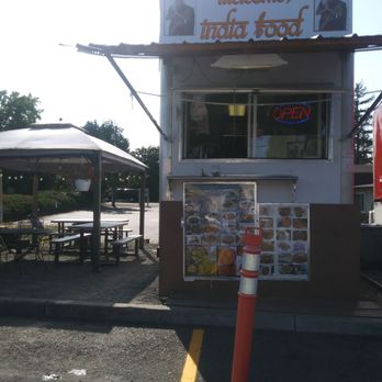 Welcome India food - Welcome India food truck with covered dining area on the left. - Indian Near Me - Aloha, Oregon Welcome India food - Welcome India food truck with covered dining area on the left. - Indian Near Me - Aloha, Oregon