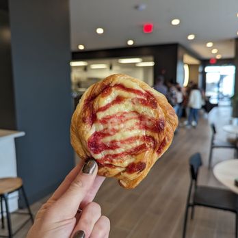Le Petit Gateau - Bakeries Near Me - Carmel, Indiana