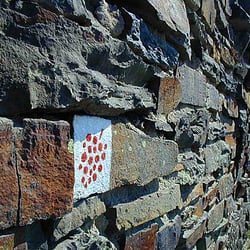 Weinhaus Michaelishof - Markierung Rotweinwanderweg