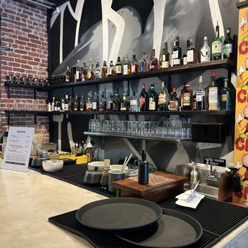 Obake - Cocktail Bars Near Me - Honolulu, Hawaii