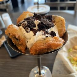 Freakin' Unbelievable Burgers - Deep Fried Oreos