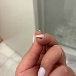M Vince Nail Spa - Cut on finger due to buffing skin