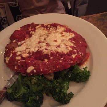 Pepe Giallo - Chicken parmigiana NOT drowning in sauce and cheese - Italian Near Me - New York, New York Pepe Giallo - Chicken parmigiana NOT drowning in sauce and cheese - Italian Near Me - New York, New York