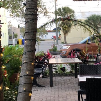 Malakor Thai Cafe - Outside table by the street - Thai Near Me - West Palm Beach, Florida