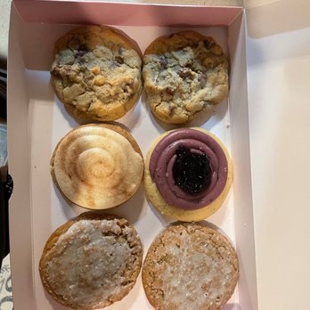 Crumbl - Grand Rapids - Bakeries Near Me - Grand Rapids, Michigan