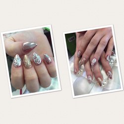 Spa Soiree & Lash Bar - Roses glitter chrome