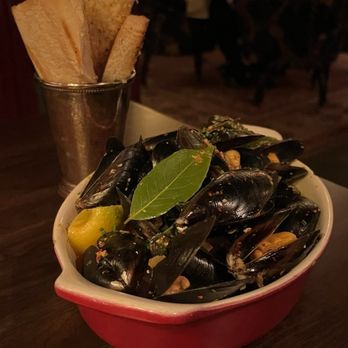 Gilt Bar - New American Near Me - Chicago, Illinois
