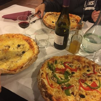 La Pastasciutta - Arezzo, funghi, e romana pizza. And of course vino! Yum! - Italian Near Me - Toulouse, 31