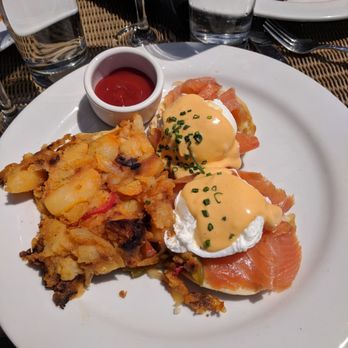 Perch - Smoked salmon eggs Benedict - Lounges Near Me - Los Angeles, California Perch - Smoked salmon eggs Benedict - Lounges Near Me - Los Angeles, California