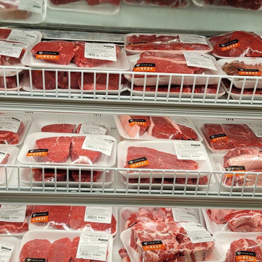 Publix - a display of meat in a grocery store - Grocery Near Me - Buford, Georgia Publix - a display of meat in a grocery store - Grocery Near Me - Buford, Georgia