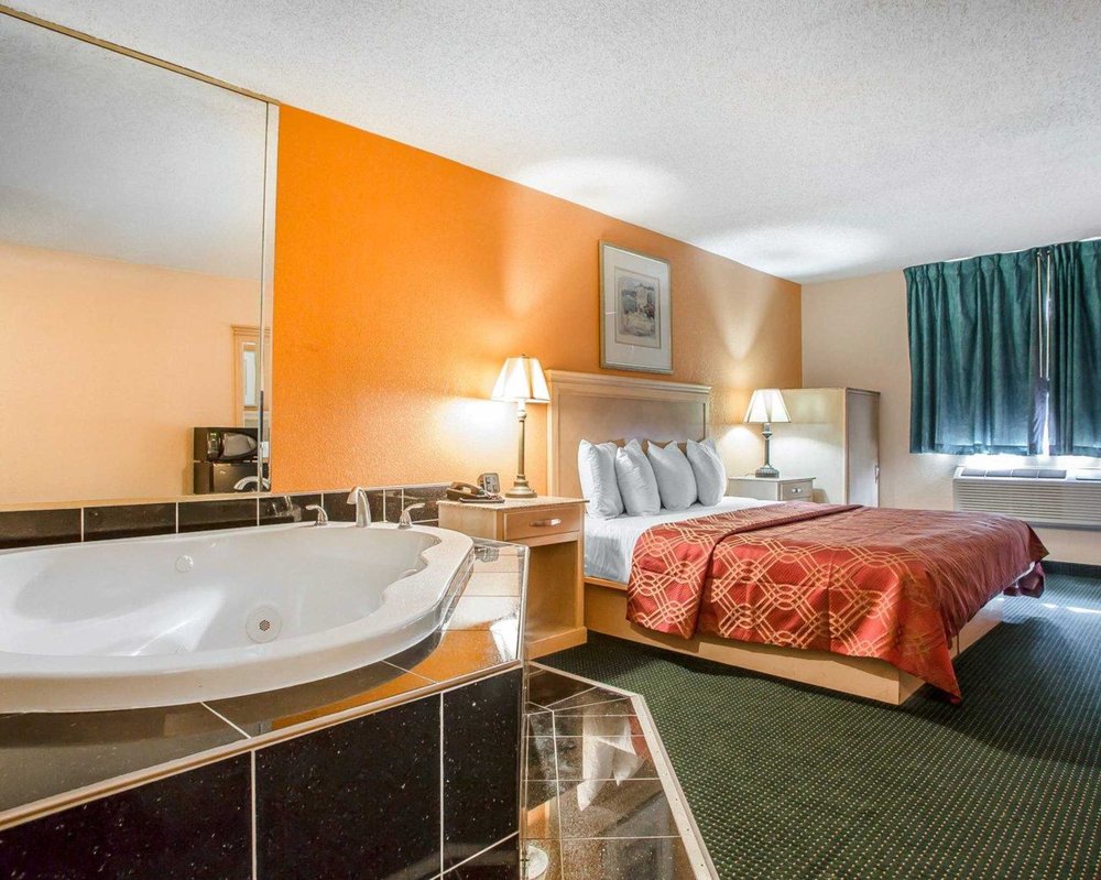 RODEWAY INN & SUITES Updated August 2024 20 Photos 102 Tuckahoe