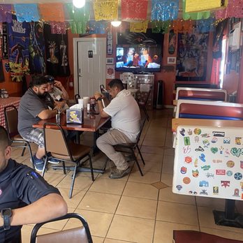 Filé's Burgers - 2/2 dining area - Burgers Near Me - San Antonio, Texas
