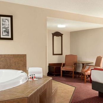 Ramada Pigeon Forge North - Suite - Hotels Near Me - Pigeon Forge, Tennessee Ramada Pigeon Forge North - Suite - Hotels Near Me - Pigeon Forge, Tennessee