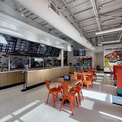 Desert Donuts - Overview of the dining area
