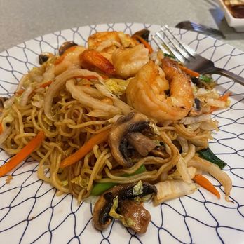 Osaka Japanese Restaurant - Yakisoba with wild shrimp lunch special - Japanese Near Me - Brooklyn, New York Osaka Japanese Restaurant - Yakisoba with wild shrimp lunch special - Japanese Near Me - Brooklyn, New York