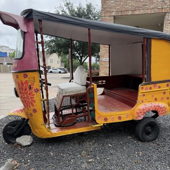 Traveler's Cart - Cocktail Bars Near Me - Houston, Texas