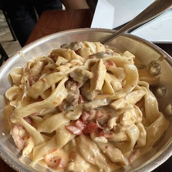 Carmelina's - Crazy Alfredo (before when they used to serve in pan) - Italian Near Me - Boston, Massachusetts