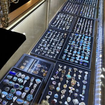Vintage Underground - Used, Vintage & Consignment Near Me - Chicago, Illinois