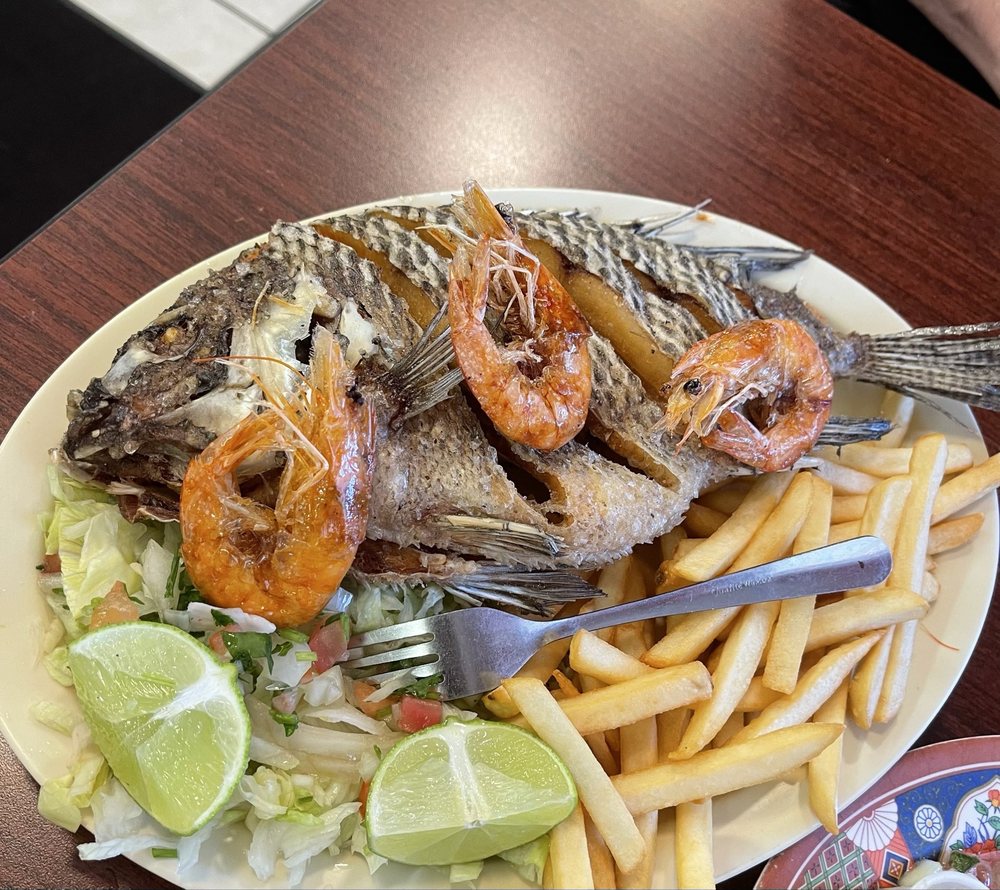 Mariscos La Costera Logo