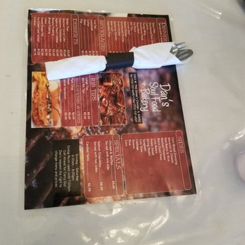 Dan's Soul Food and Cafe - Table setting - Bakeries Near Me - Chicago, Illinois