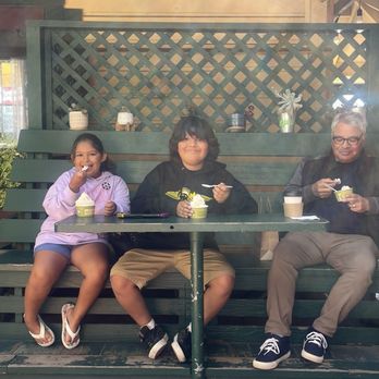 Luna Coffee Bar - A cozy sitting area - Coffee & Tea Near Me - Cayucos, California