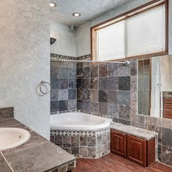 Mountain Air Resort - Aspen bath, its a big bathroom, the mirrors cast a sparkly light and make it seem larger.Jetted tub, wine cooler,come see it