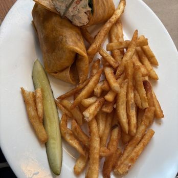 Craft 31 - Chicken Salad Wrap from 2025 Winter Restaurant Week Menu - Pizza Near Me - Williamsburg, Virginia Craft 31 - Chicken Salad Wrap from 2025 Winter Restaurant Week Menu - Pizza Near Me - Williamsburg, Virginia