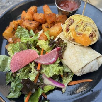 Banc Cafe - Breakfast wrap - Cafes Near Me - New York, New York
