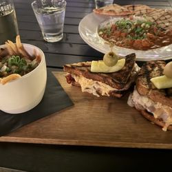 Kaytoo Restaurant & Bar