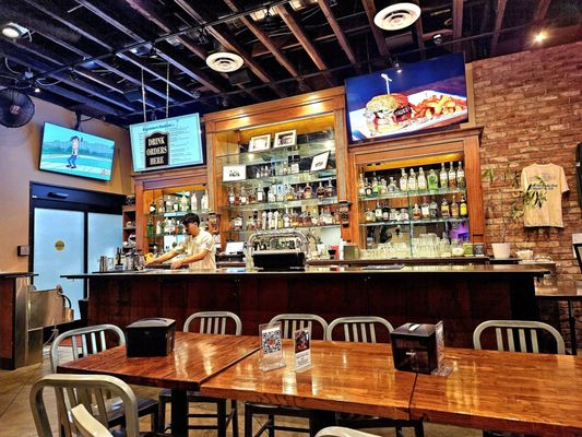 Gus & Andy's Kitchen & Bar by null