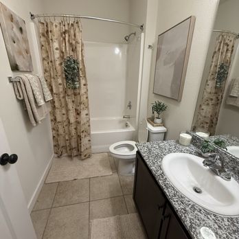 The Retreat at Corvallis - Sample bedroom at the Retreat in Corvallis - Apartments Near Me - Corvallis, Oregon The Retreat at Corvallis - Sample bedroom at the Retreat in Corvallis - Apartments Near Me - Corvallis, Oregon