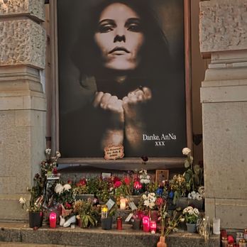 Stage Theater des Westens - RIP, AnNa R. - Performing Arts Near Me - Berlin, BE Stage Theater des Westens - RIP, AnNa R. - Performing Arts Near Me - Berlin, BE