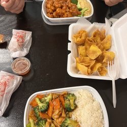 China Cafe - Orange chicken combo, crab rangoon, and chicken & broccoli combo