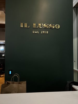 IL Lusso by null