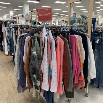 Marshalls - Clearance - Department Stores Near Me - Winnetka, California