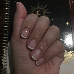 iLOUNGE Nail & Spa - Simple Gel Manicure French tips
