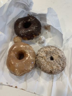 Donuts Plus by null