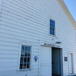 Warming Hut Park Store - Outside
