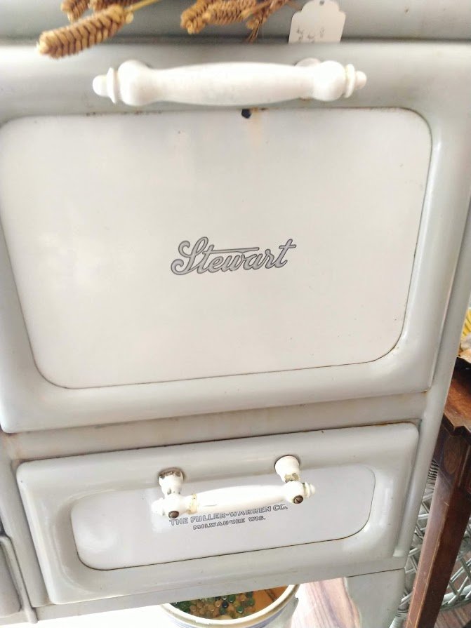 October Moon Antiques,Furniture and Home Decor