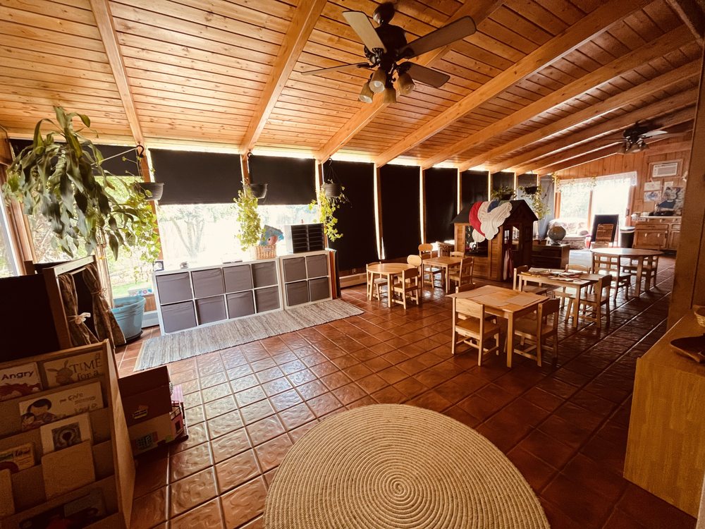 Southglenn Montessori Preschool - childcare center in Centennial, CO