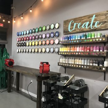 The Rustic Brush - Katy - Paint & Sip Near Me - Fulshear, Texas